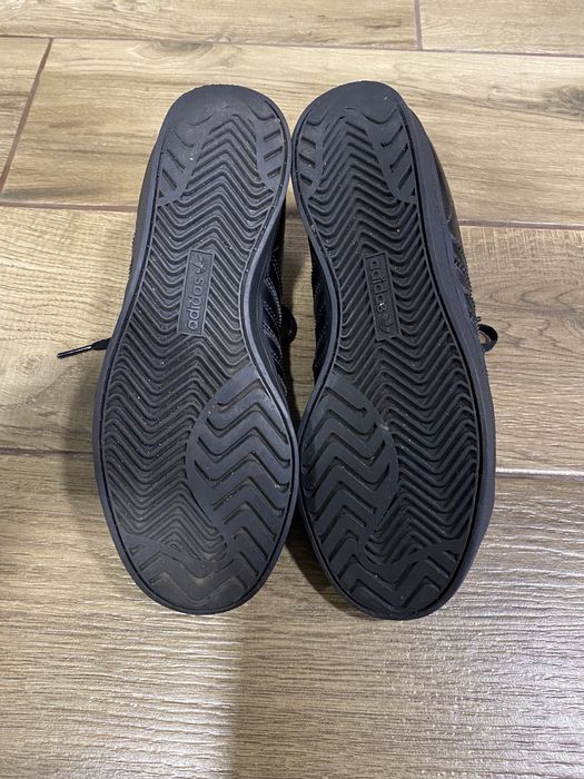 Шкіряні кросівки Адідас 38 розмір