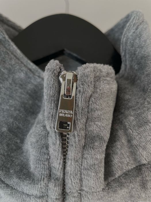 Костюм Premium Prada з якісного велюру в чорному та сірому кольорі