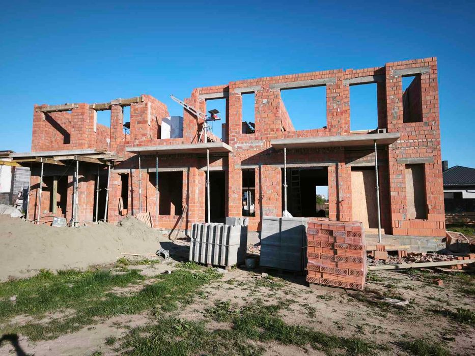 Продається котедж на початку будівництва по вул. Олени Пчілки Код: 46463*
