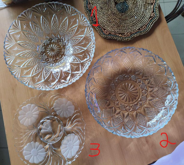 3 pratos para doces / fruta em vidro lapidado