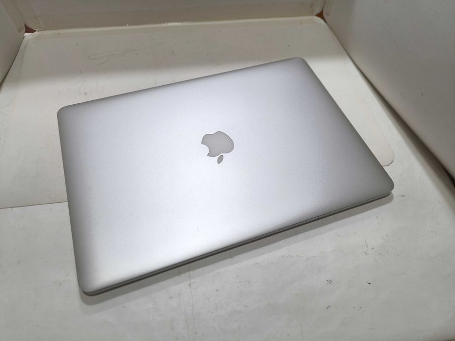 Apple Macbook Pro 15” i7 256GB 16GB Retina AMD Radeon # bateria NOVA