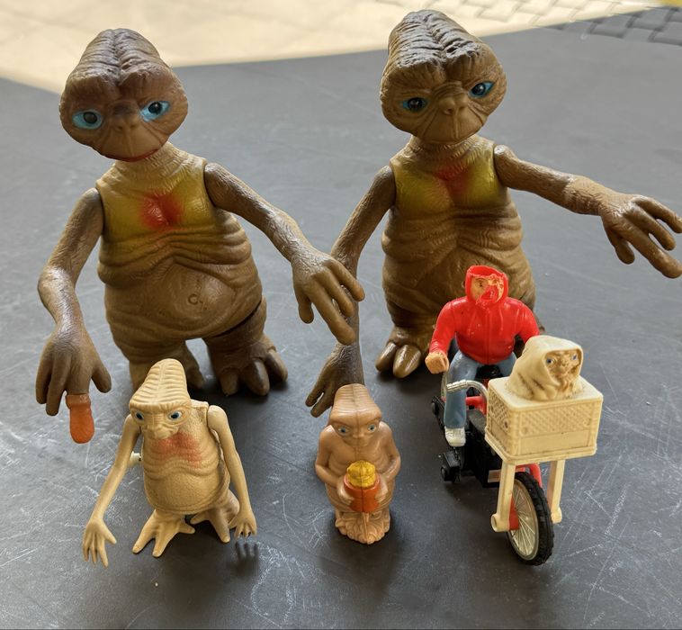 Bonecos de E T extraterrestre