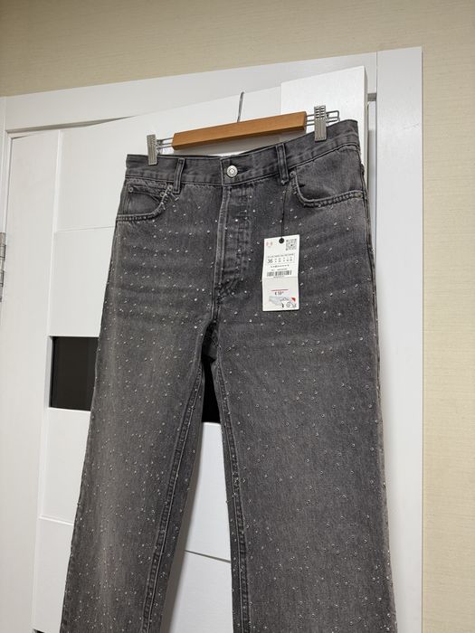 Трендові джинси Zara зі стразами