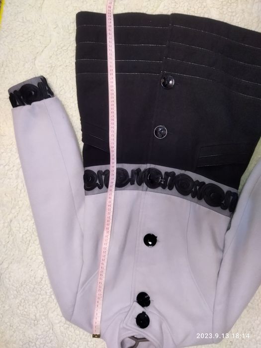 Пальто демісезонне ,S розмір