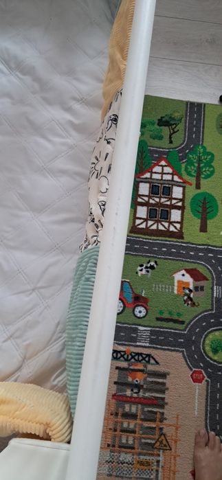 Łóżeczko niemowlęce z szufladą i materacem