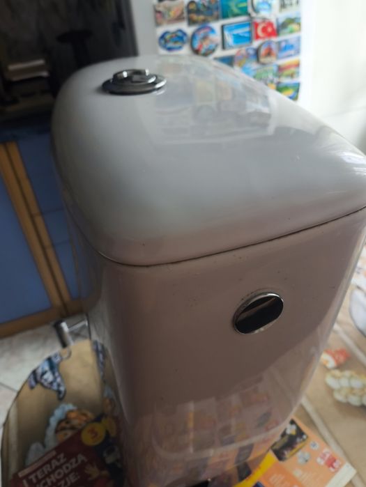 Spłuczka ceramiczna WC z osprzętem  '