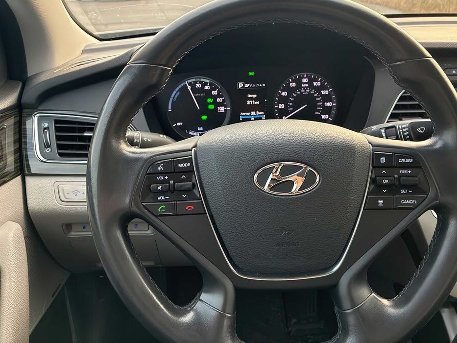 Hyundai Sonata Hybrid Limited      2017