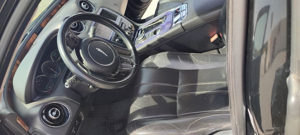Jaguar XJ 3000 BiTurbo 256km full Extras 2012 vendo troco ou retomo