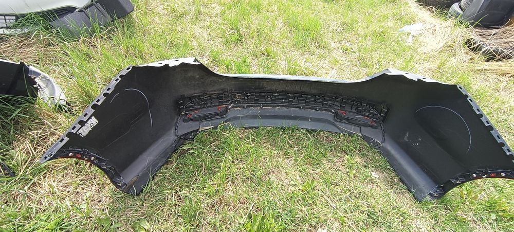 Задній бампер chrysler 200 14-17