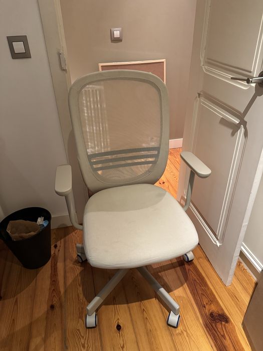 Cadeira de escritorio beje