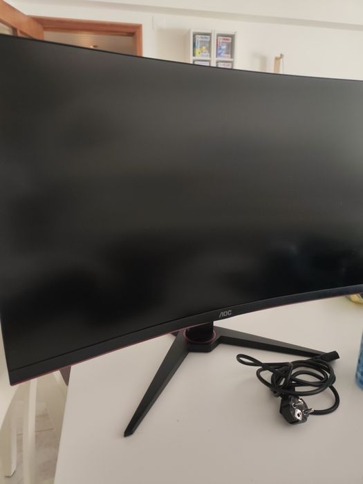 Monitor AOC Curvo 32",240Hz