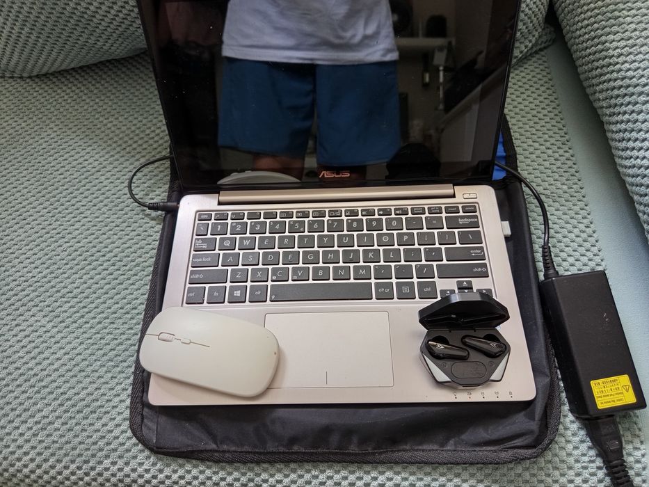 Notebook Asus x202e dotyk 4Gb 500 Gb