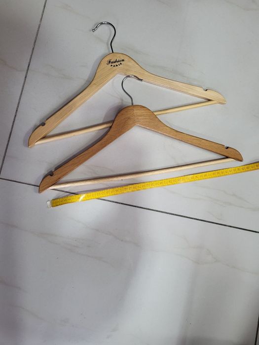 Вішалки дерев'яні