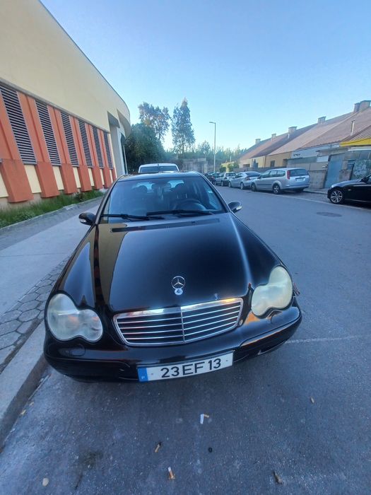 Mercedes BENZ  c 220  de 2003 foto 5