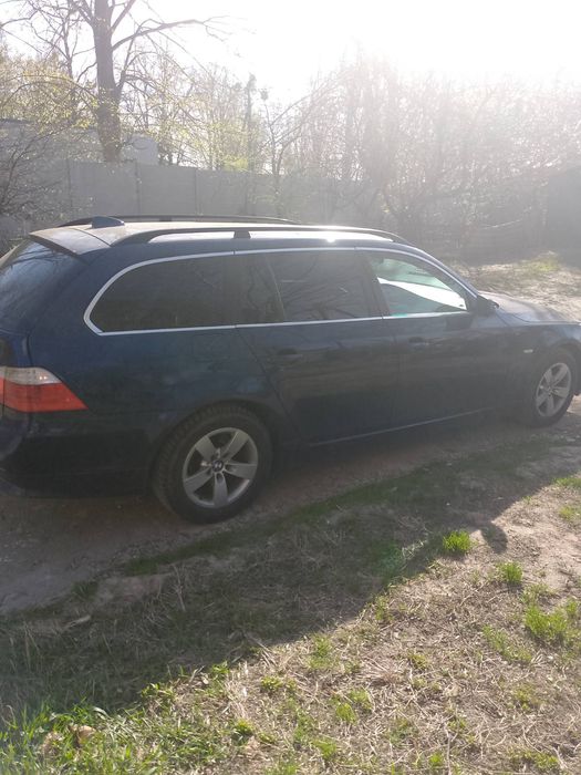 Продам  бмв е61

Продам  бмв е61 м57 3 л дизель 
2008 рік рестова   АКПП 6 Ступка авто на польських номерах авто не на фонді замінено нові тормозні диски колодки масло двігателя масло коробки машина обслужена на зиму стойть нова резина зимня бере по трасі 7.3 л на 100 км 8 це потолок каталізатори на місці люк панорама досилатель дверей електро багажник музика все єсть також цікавить обмін ровно цений або моя доп будь нащо можна дивиця обмін до 7 к $ дякую  можливий пригон будь яке місто