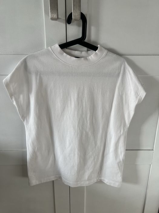 Zara biała koszulka.