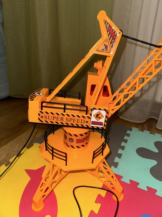 Кран подьемный на управлении