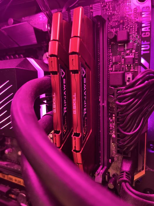 Pamieć RAM: G. Skill Ripjaws V, DDR4, 16 GB,3600MHz, CL19