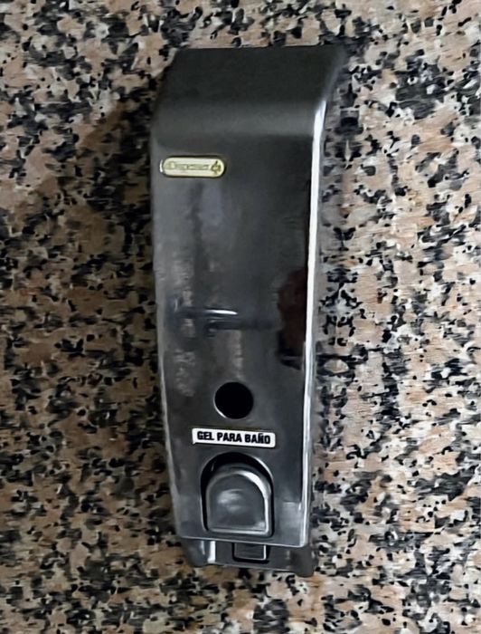 Various kitchen items and others475656080023900162