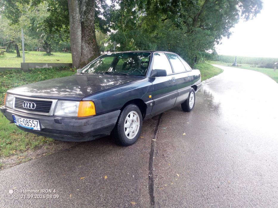 Audi 100
