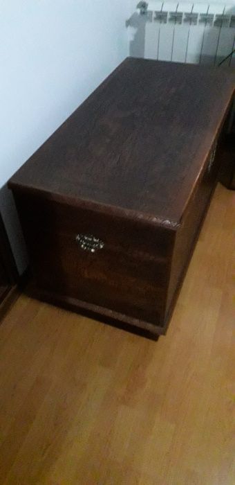 Arca de madeira para arrumação