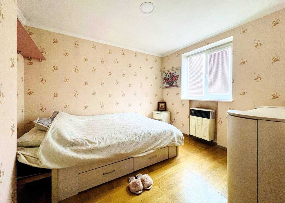 Круглик. Продам жилий дім. Газ,камін,баня. Ліс,озеро. м.Теремки 10хв