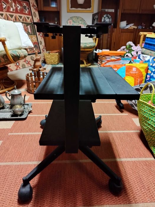 Suporte Metálico Preto para Televisão