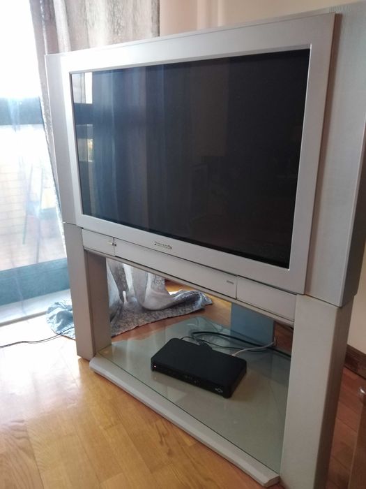 TV Panasonic TX 32 PS 10 F + DVD HomeTheater Sound