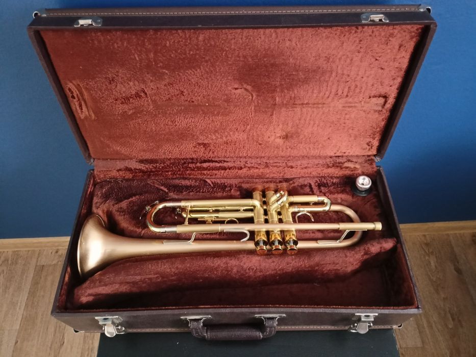 Trąbka Conn 1000B