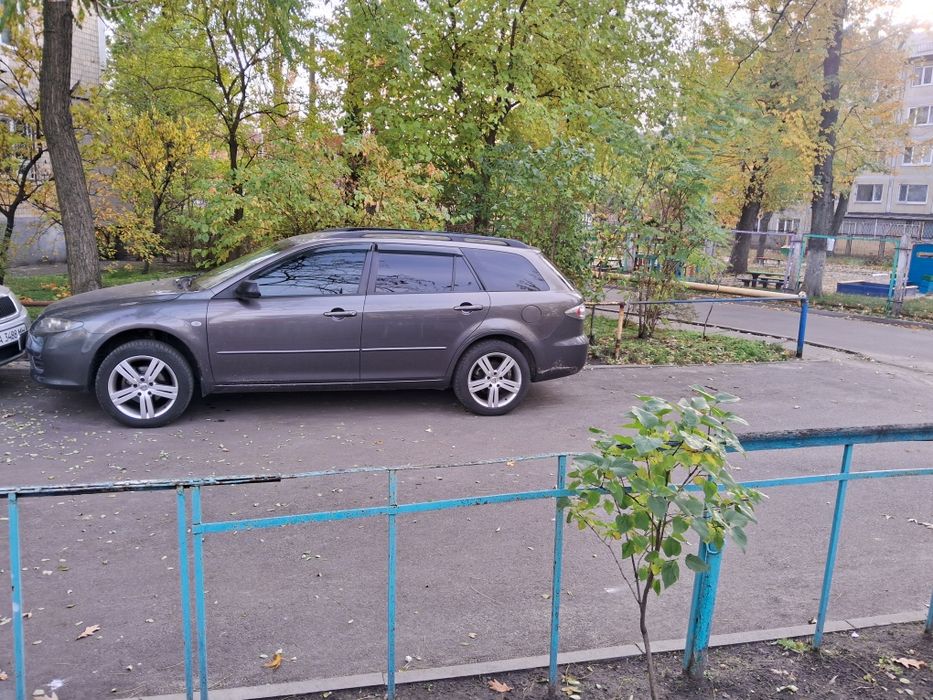 Продам автомобіль Мазда