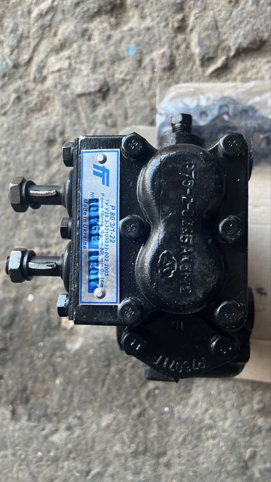 Гидророзподільник 2-х секційний Р80 3/1-22