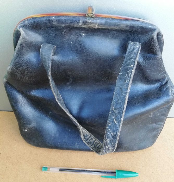 Mala de mão dos anos 60, em pele, da casa Galeão