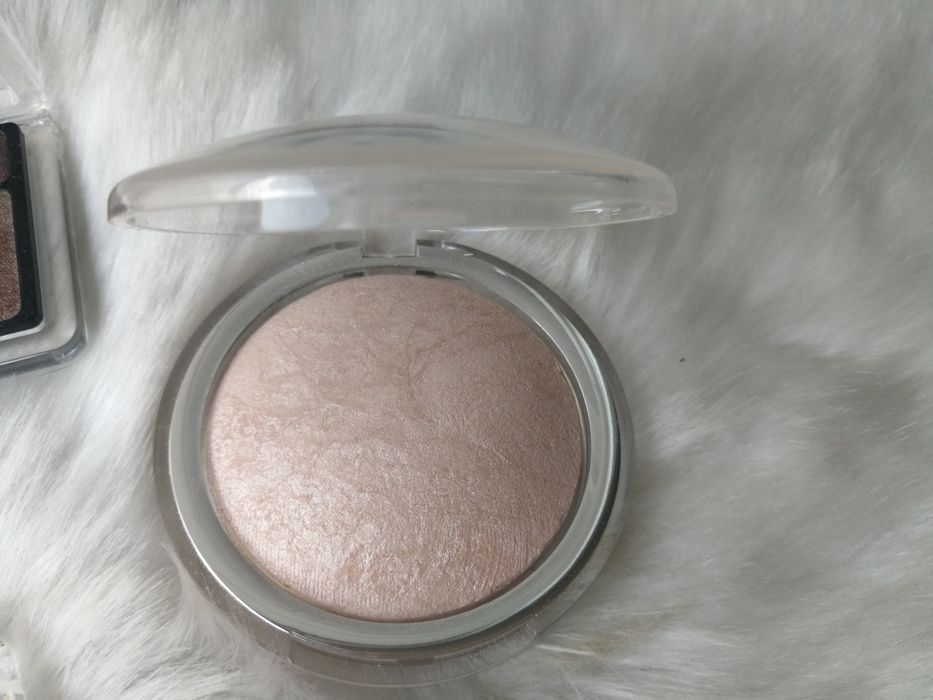 Maquilhagem Catrice paletas de sombras e iluminador