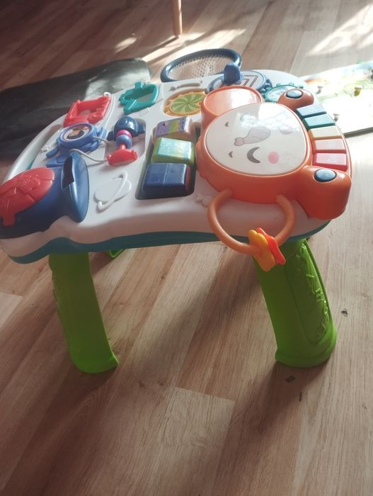 Chodzik -stolik interakcyjny