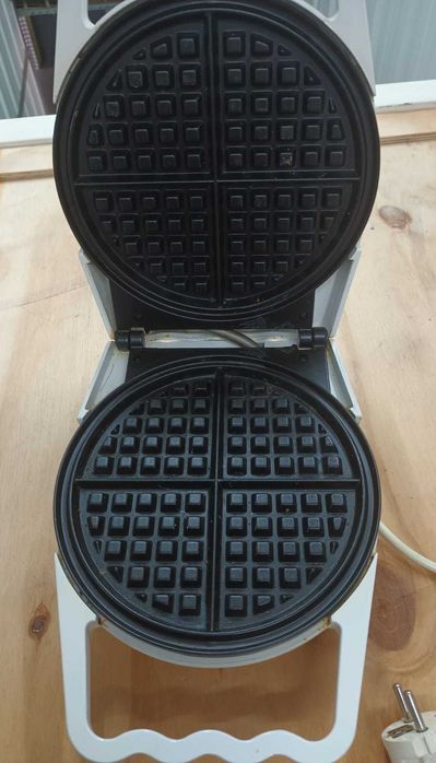 Máquina de Waffles Jata