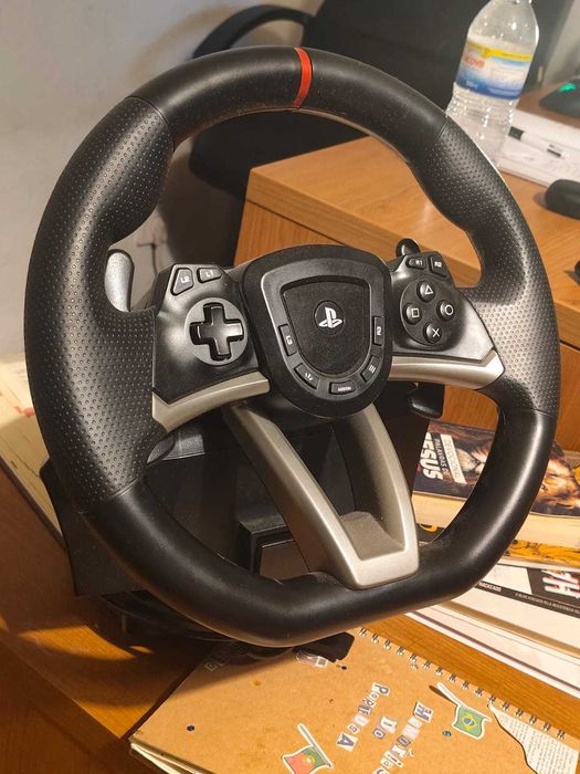 Volante e Pedais HORI Racing Wheel Apex (RWA) — PS5 / PS4 / PC