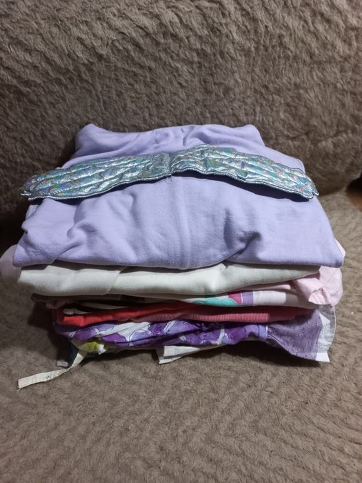 Лот сарафан, футболка, брюки р.122