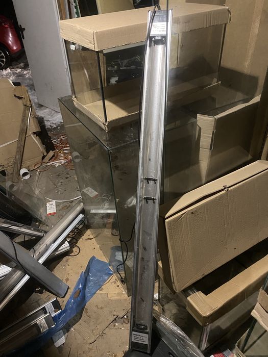 Obudowa lampy do akwarium z odblysnikiem