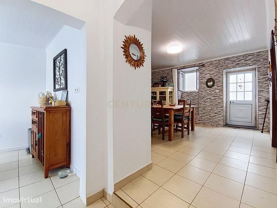 Moradia T2 no Centro da Vila do Nordeste | Jardim e Excelente Potencia
