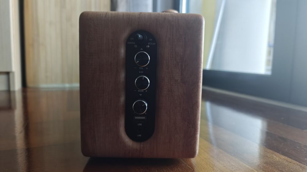 Coluna portátil Blutooth retro