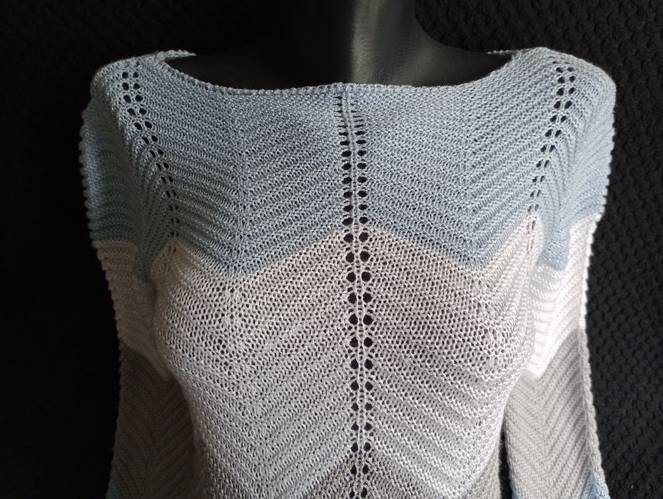 Uroczy sweterek ażurowy