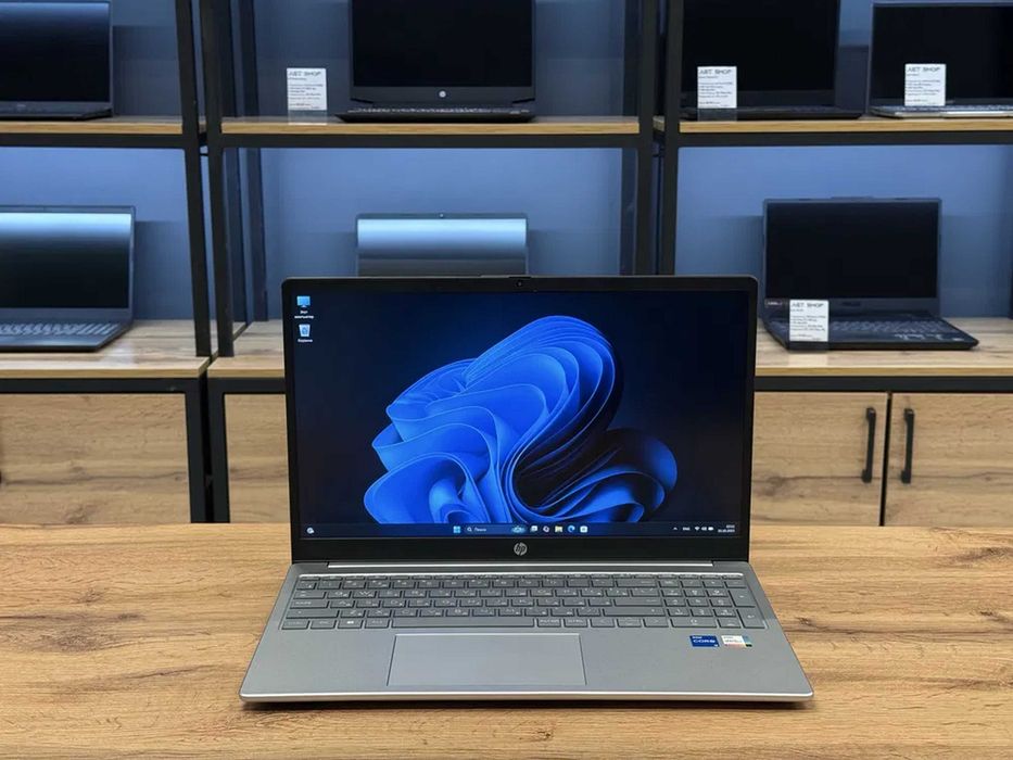 HP 15.6" i5-1334U/16GB/512Nvme na garantia