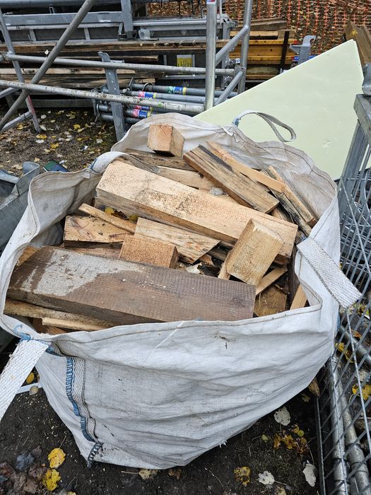 Drewno opałowe budowlane