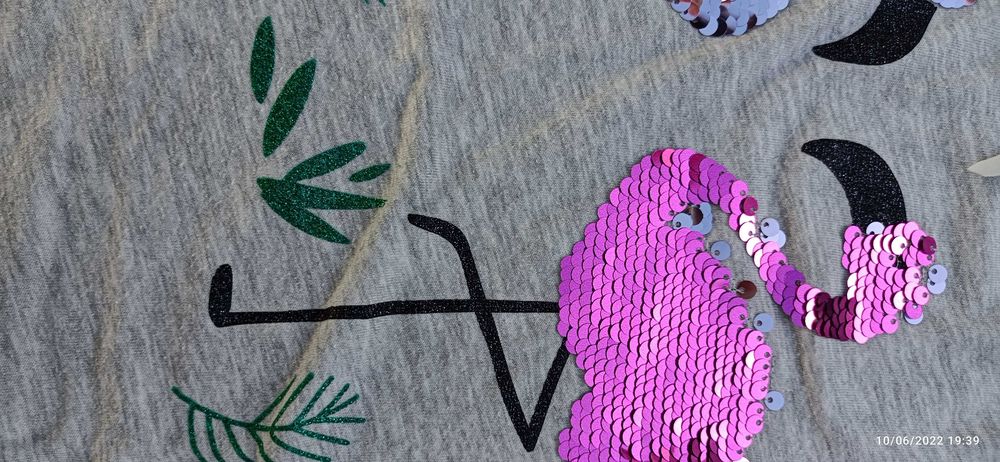 T-shirt com lantejoulas que mudam a côr