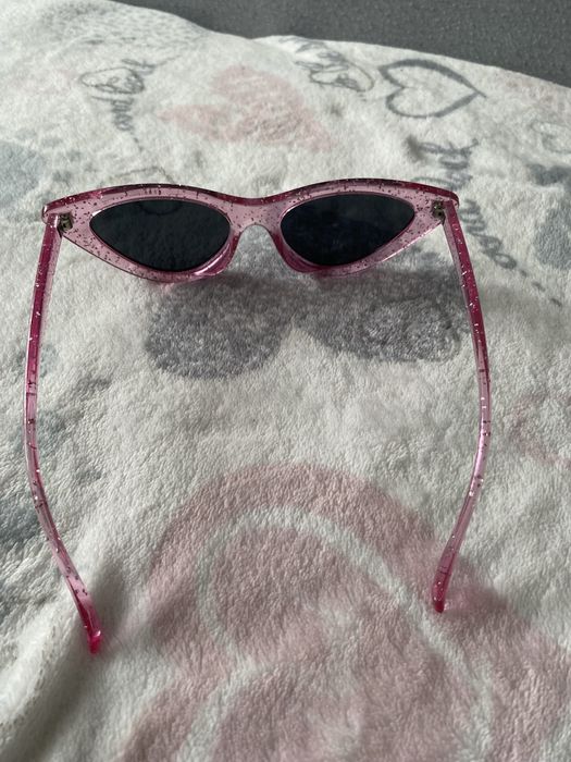 Różowe okulary przeciwsłoneczne kocie oczy z brokatem