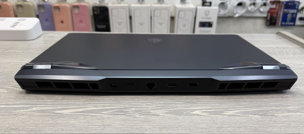 MSI Raider 11UH GE76 / 144Hz / i7 (11) / RAM 32 / RTX 3080 16 GB / 512