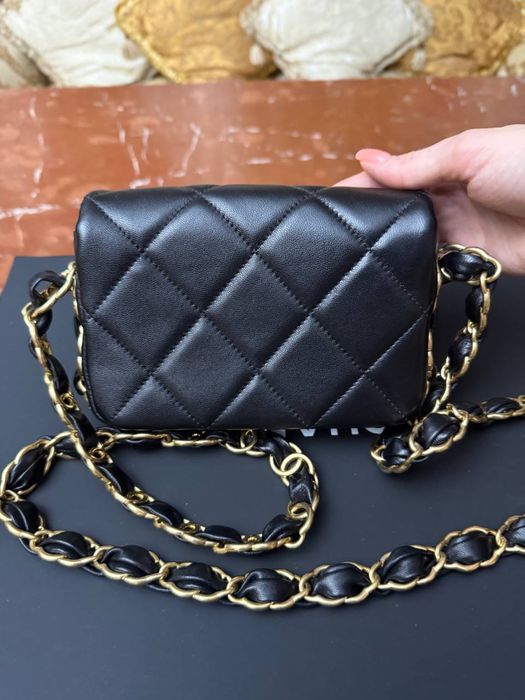 Сумочка від Шанель міні