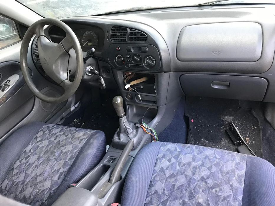 Mitsubishi Colt 1.3 75cv 3P 1998 - Para Peças