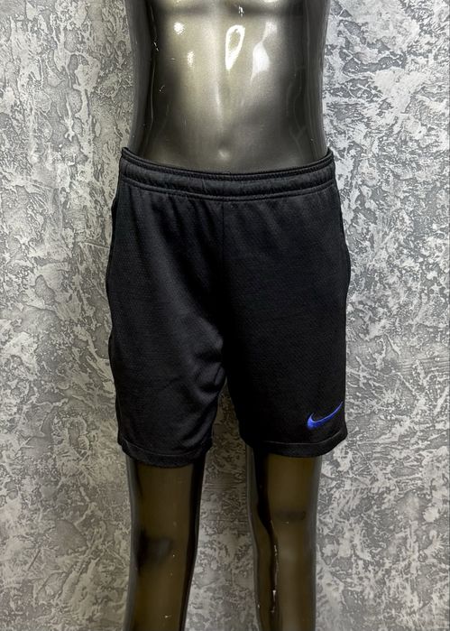 Nike dri-fit шорты 137-147 см детские спортивные серые