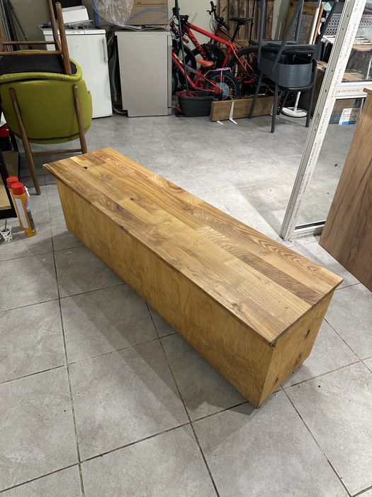 Лавка. Стілець ikea. Вішалка на колесах ikea. Ріга